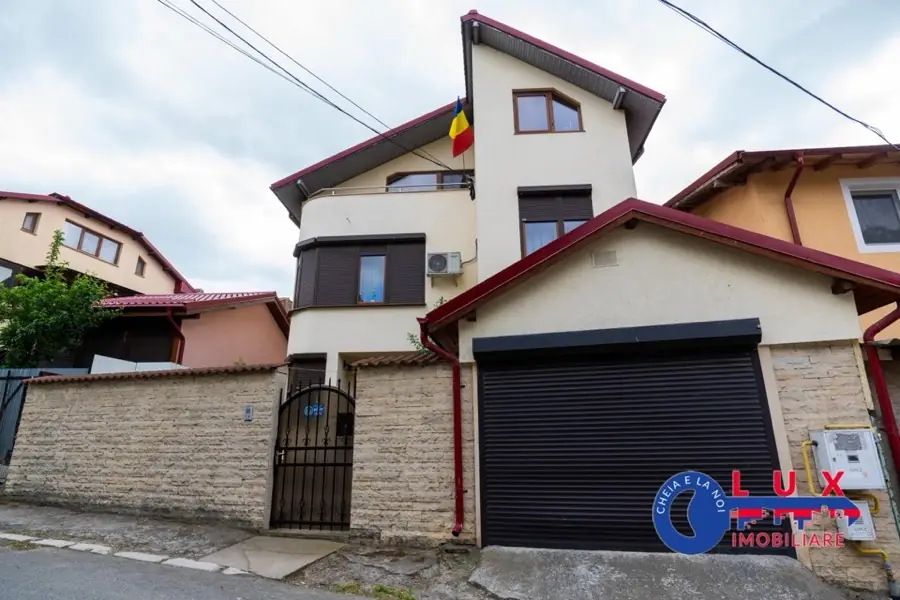 Vilă luminoasă cu terasă în zona centrală din Tulcea