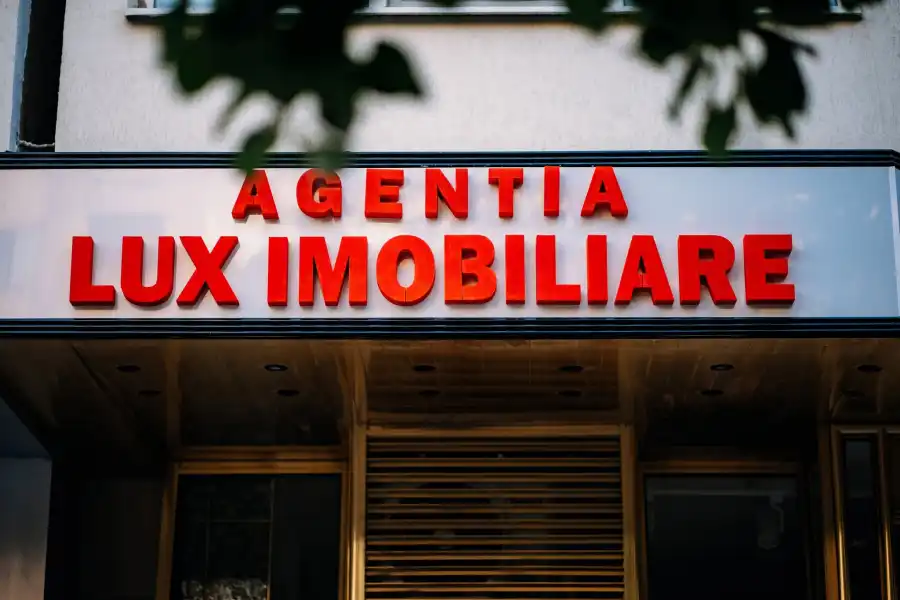 Sediul Agenției Lux Imobiliare din Tulcea