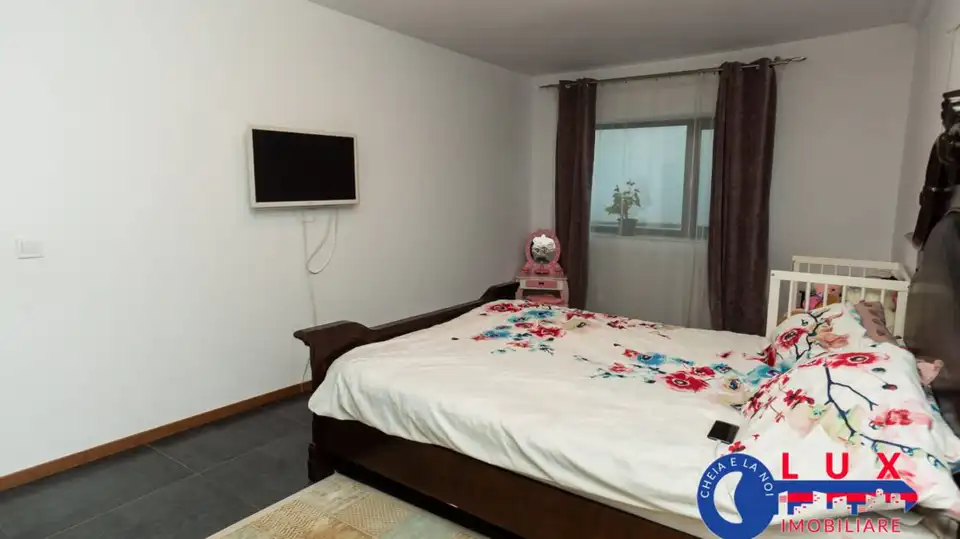 Fotografie 6: Casă modernă cu foișor și garaj