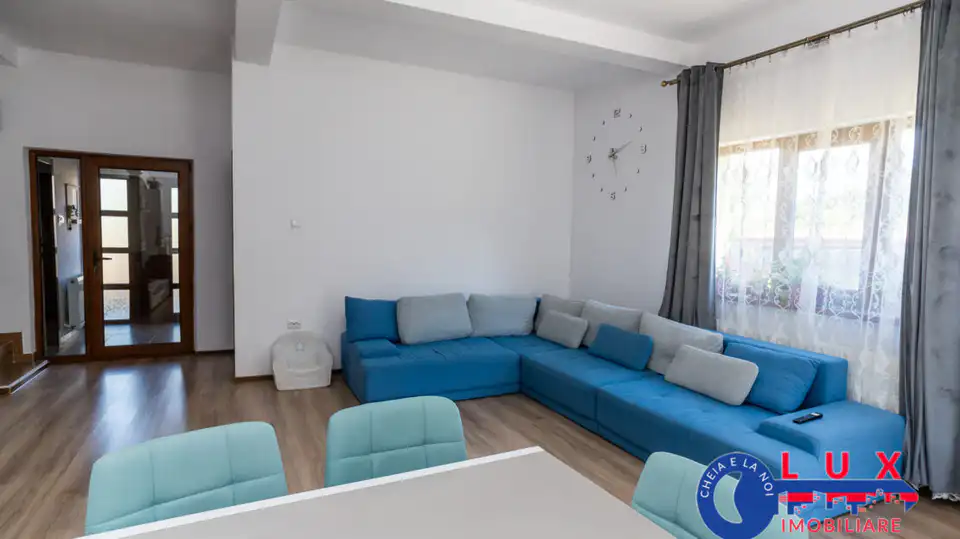Fotografie 17: Casă modernă P+E+pod în zona Rosa