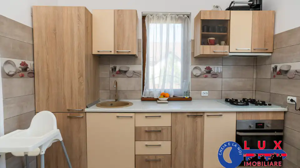 Fotografie 6: Casă modernă P+E+pod în zona Rosa