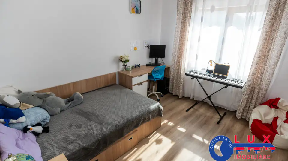 Fotografie 10: Casă modernă P+E+pod în zona Rosa