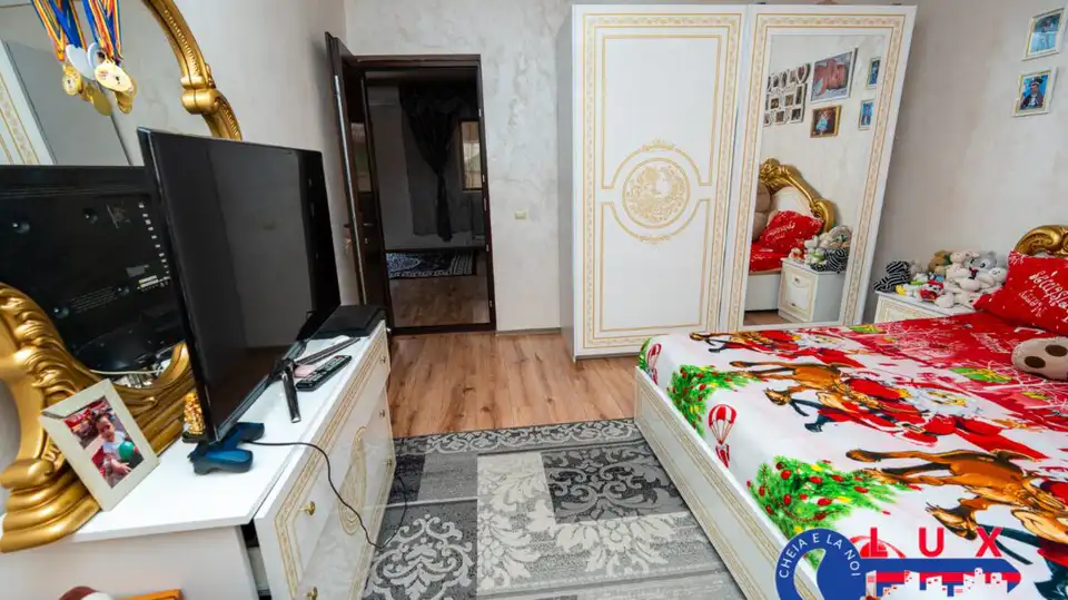 Fotografie 31: Vilă P+1+pod, Strada Miron Costin