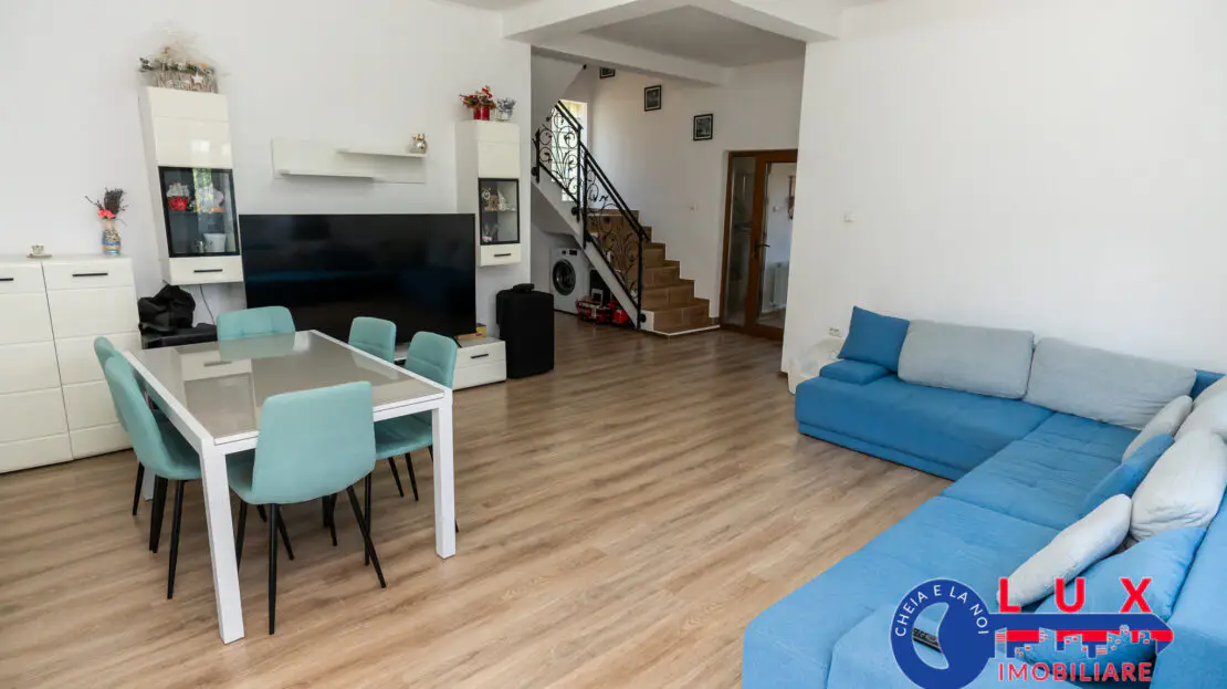 Fotografie 2: Casă modernă P+E+pod în zona Rosa