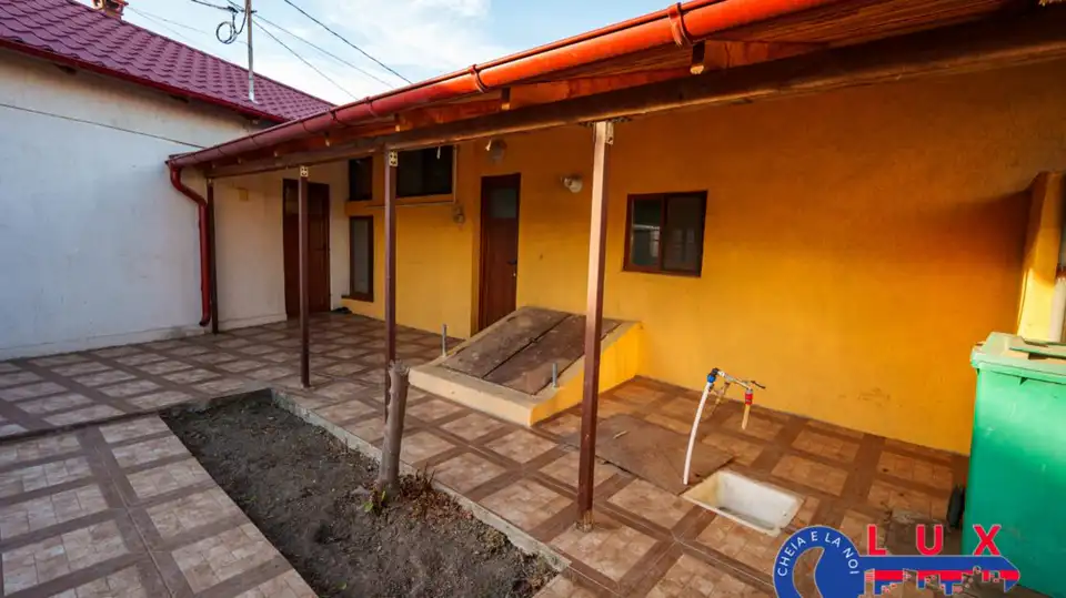 Fotografie 9: Exclusivitate, Casă PE Strada Trandafirilor