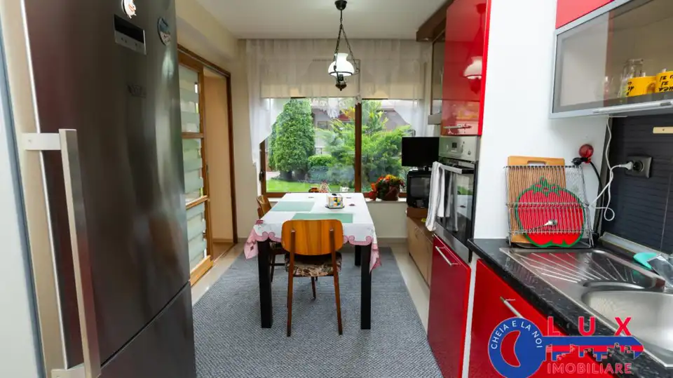 Fotografie 31: Vilă centrală cu spații generoase