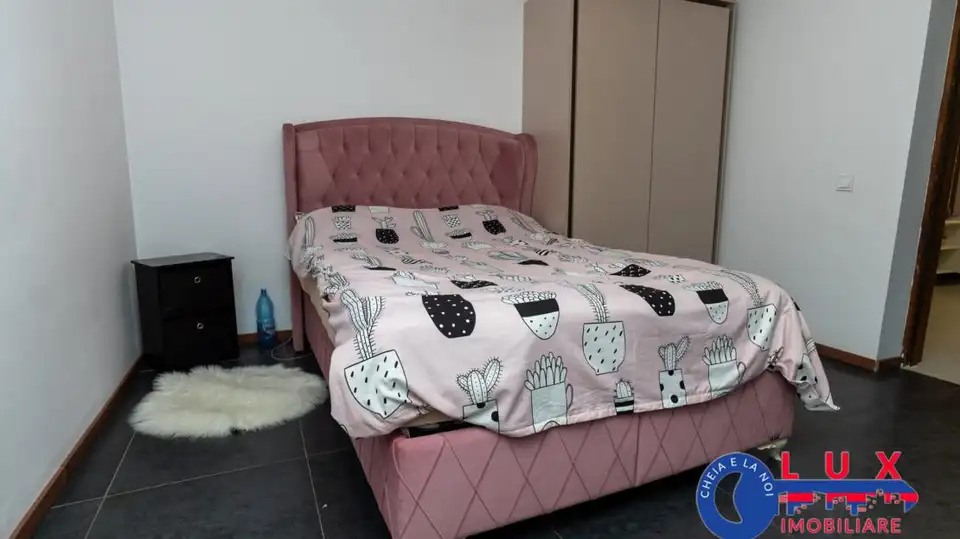 Fotografie 9: Casă modernă cu foișor și garaj