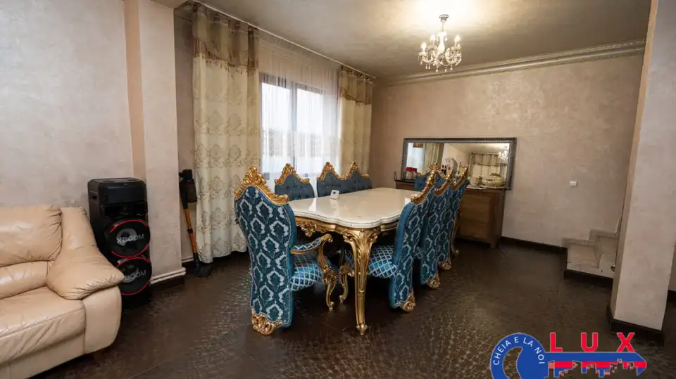 Fotografie 12: Vilă P+1+pod, Strada Miron Costin