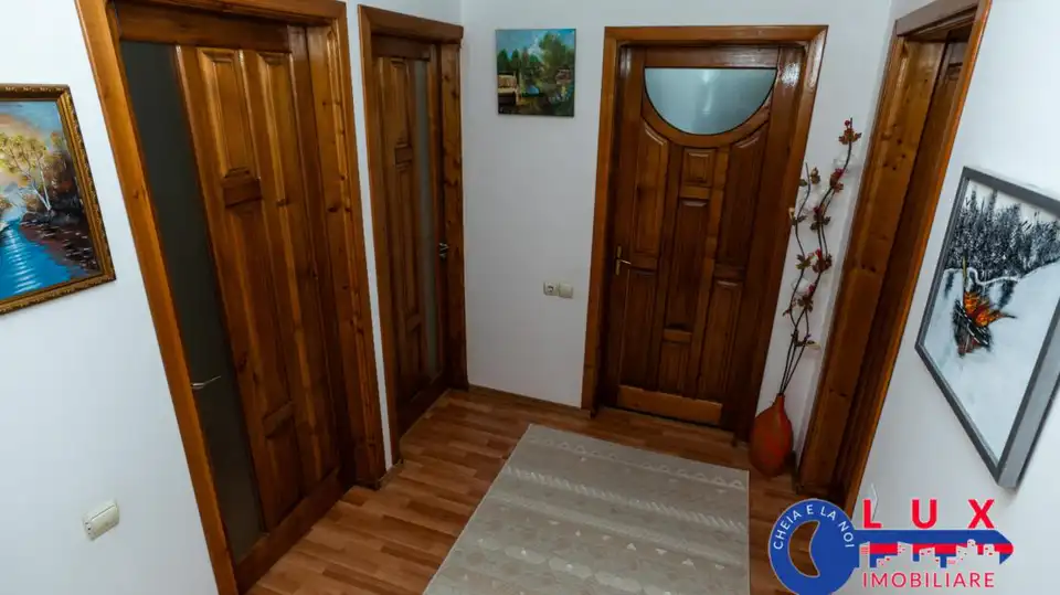 Fotografie 38: Vilă centrală cu spații generoase