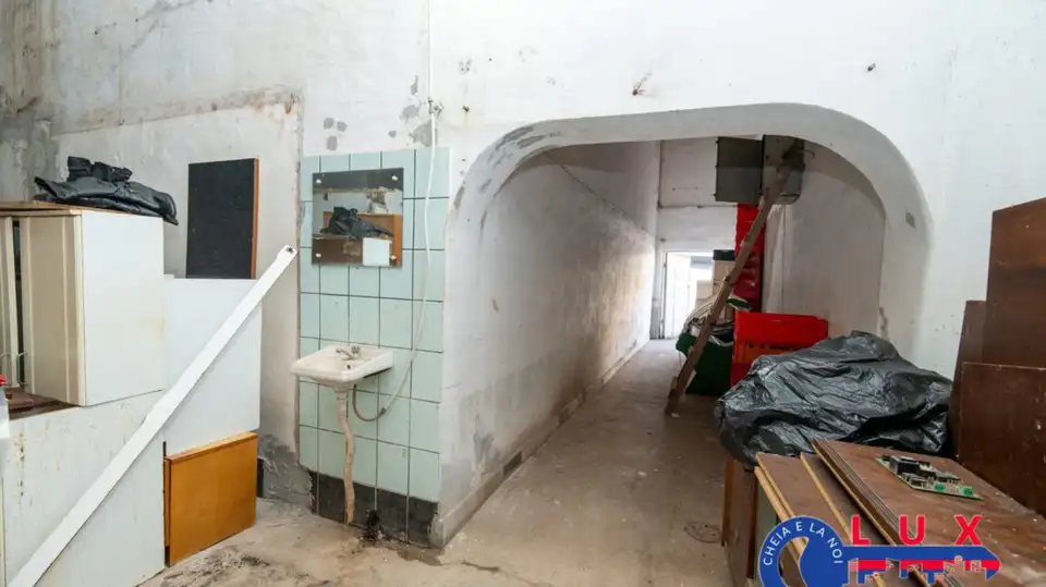 Fotografie 10: Exclusivitate, Depozit