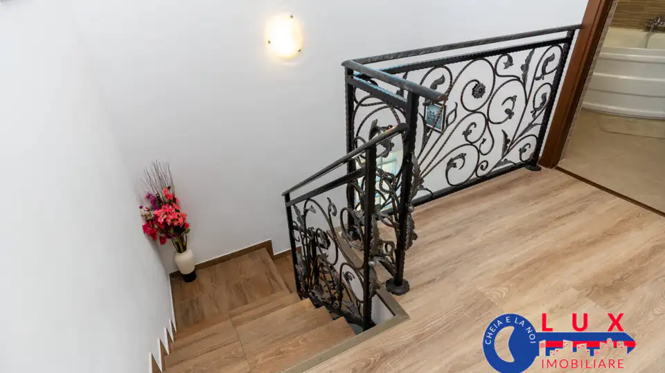 Fotografie 9: Casă modernă P+E+pod în zona Rosa