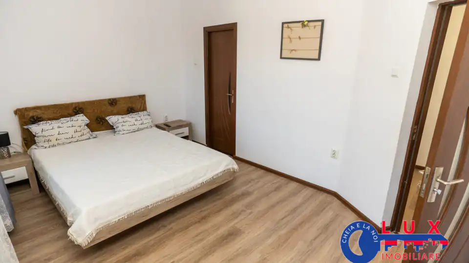 Fotografie 13: Casă modernă P+E+pod în zona Rosa