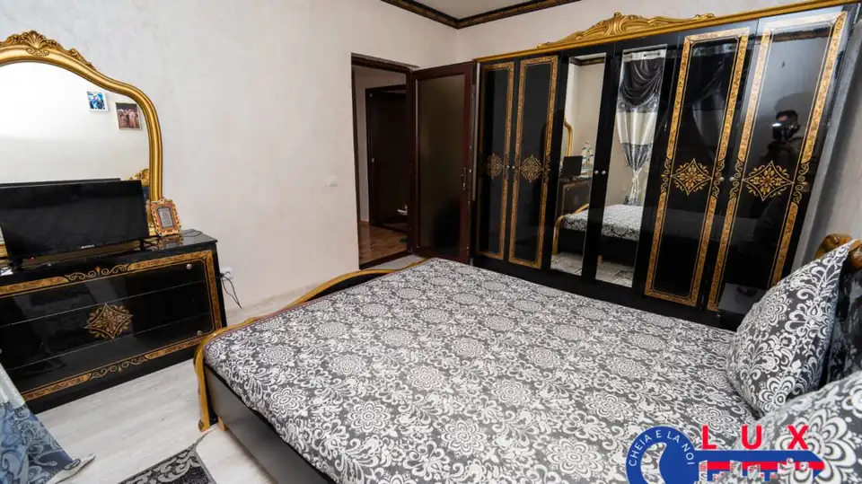Fotografie 34: Vilă P+1+pod, Strada Miron Costin