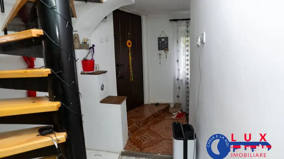 Fotografie 10: Exclusivitate, Vila de tip P+M+pod