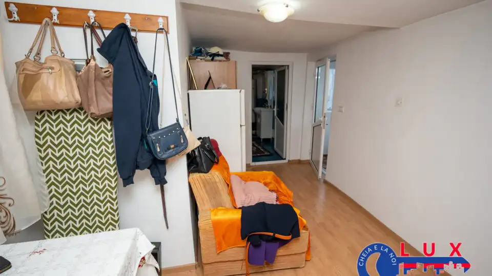 Fotografie 5: Casa la sol, Str. Viticulturii