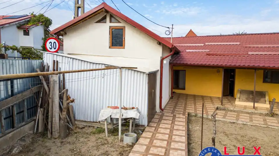 Fotografie 5: Exclusivitate, Casă PE Strada Trandafirilor