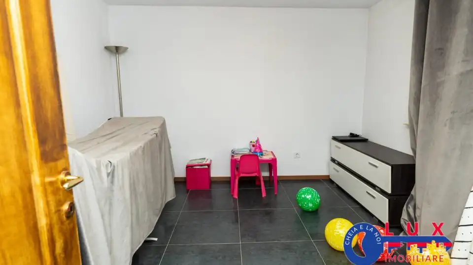 Fotografie 7: Casă modernă cu foișor și garaj